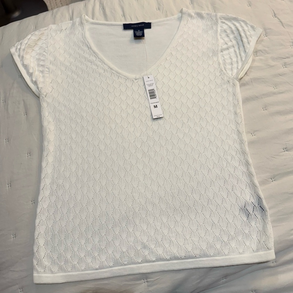 Jones Wear White Knit Short Sleeve Top Size Medium NWT